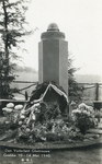 12201 Afbeelding van het monument op de Militaire Begraafplaats (Grebbeweg) op de Grebbeberg te Rhenen, ter ...